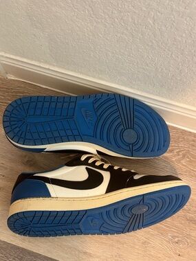 Travis Scott Nike Air Jordan 1 Low - White/Black/Blue/Cream